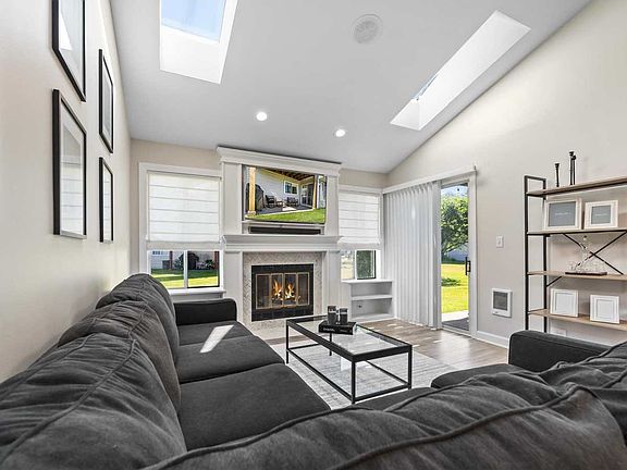 5th image of 1021 Bedford Dr #1021