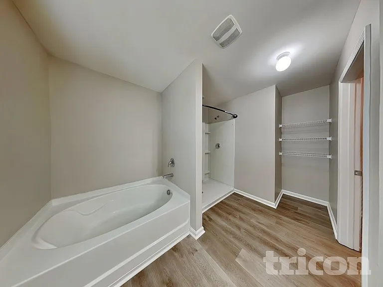 1008 Eldon Ln — Photo 8