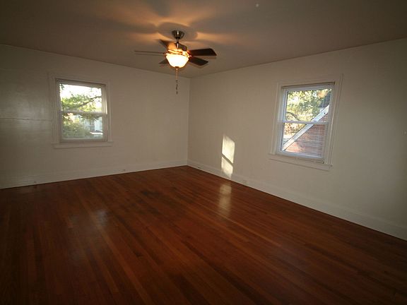 2nd image of 1406 W Chapel Hill St APT C