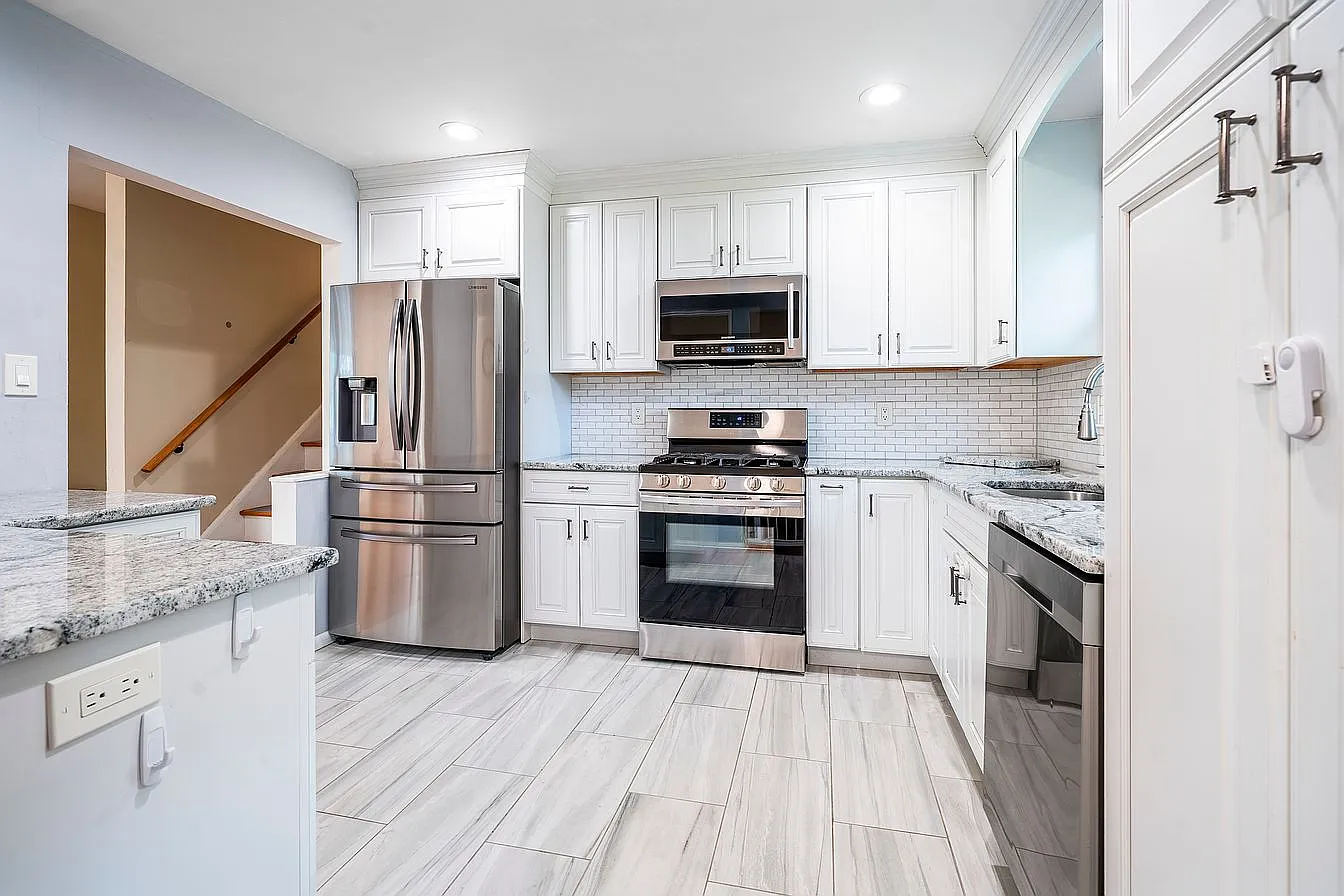 3 bed, 1494 sqft, $3,300 — Photo 4