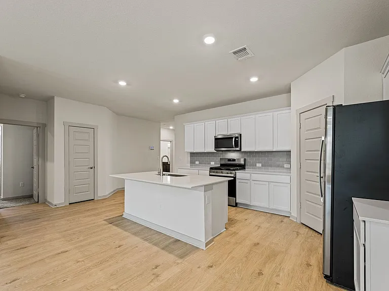 10906 Fulton Ave — Photo 7