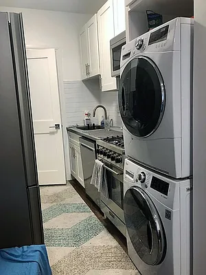 Rented by Universal Realty Group | media 2