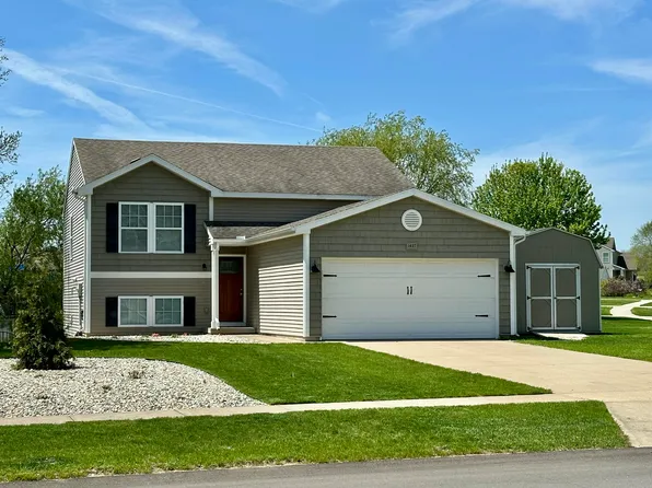 1627 Hamlet Dr, Lowell, MI 49331