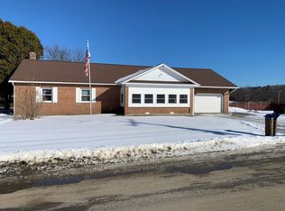 39 Edwards St, Colebrook, NH 03576