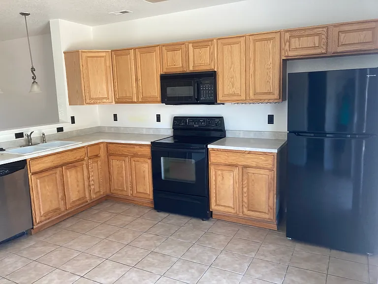 6132 Lincoln St — Photo 4