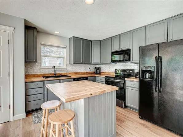 6265 Saddletree Dr, Zionsville, IN 46077