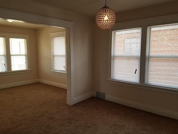 5th image of 27 E Hillcrest Ave
