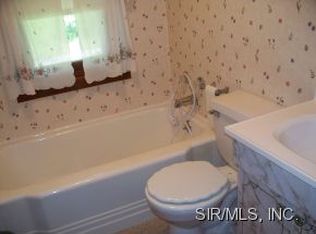 631 Greenwood Pl, Collinsville, IL