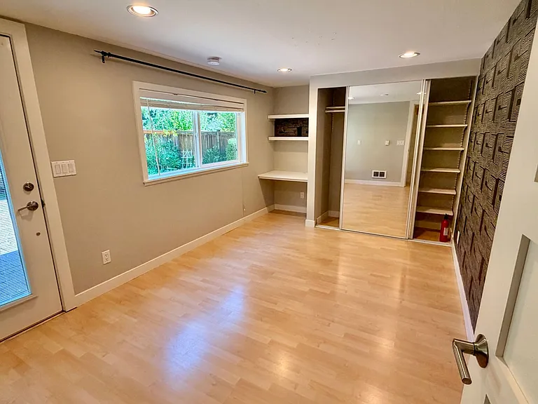 17420 NE 11th St — Photo 22