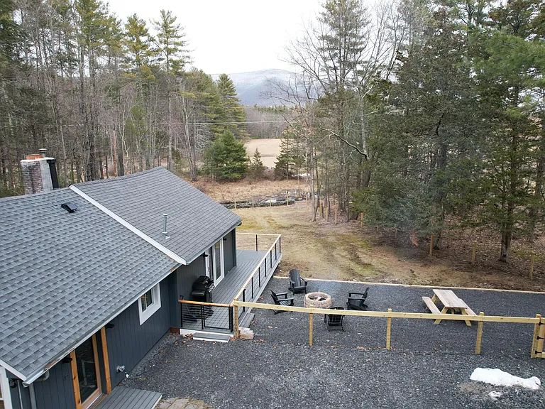 6 Downer Ln — Photo 34