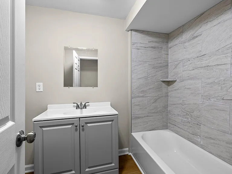 51 E Jones St — Photo 22
