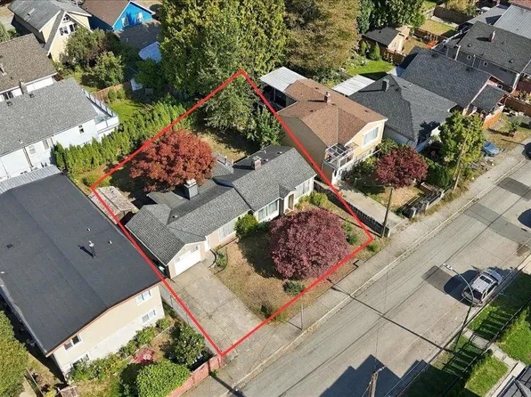 2219 E 25th Ave, Vancouver, BC V5N 2V7