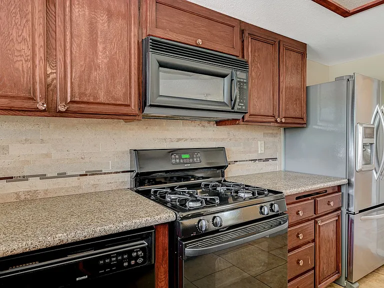 6813 Greydawn Dr — Photo 18