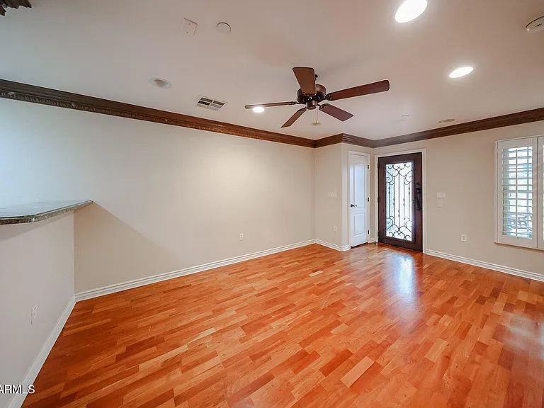 2434 E Roma Ave — Photo 8