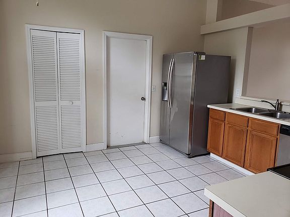 5th image of 11117 Cypress Leaf Dr