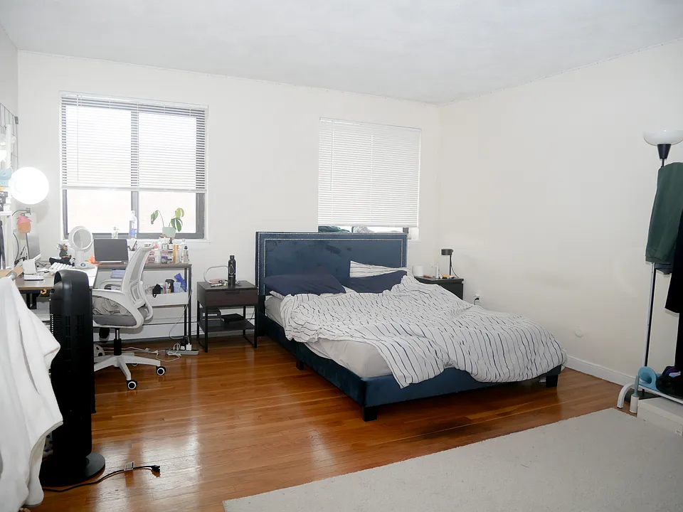 1027 Commonwealth Ave #22