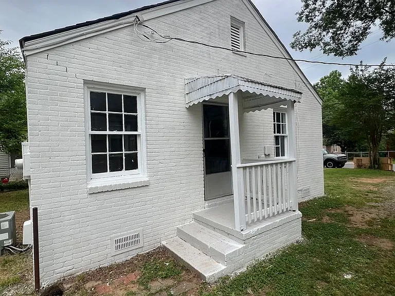2325 Bancroft St — Photo 3
