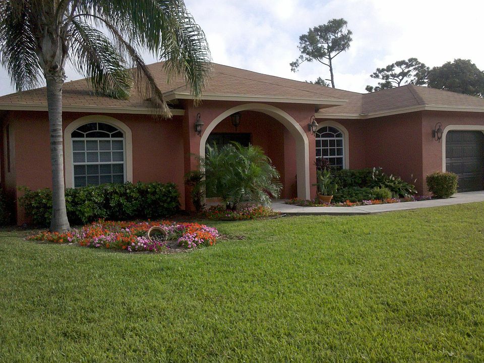 142 SE 26th Ave, Boynton Beach FL 33435