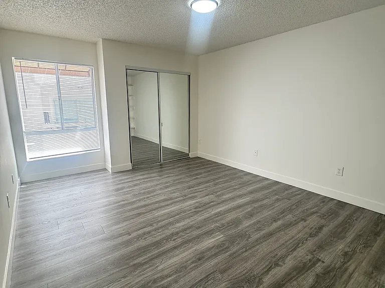 328 E Providencia Ave #202 — Photo 6