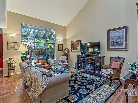 Living area, not furnished exactly as pictured.