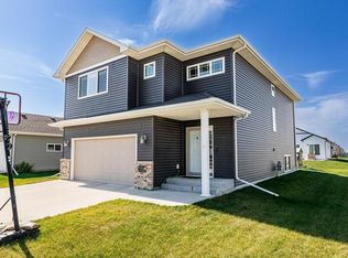 2708 11th St W, West Fargo, ND