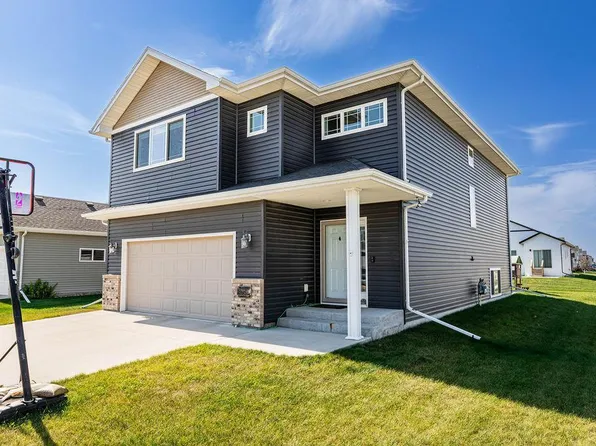 2708 11th St W, West Fargo, ND 58078