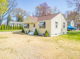 305 Greenaway Dr, Springfield, MA 01109