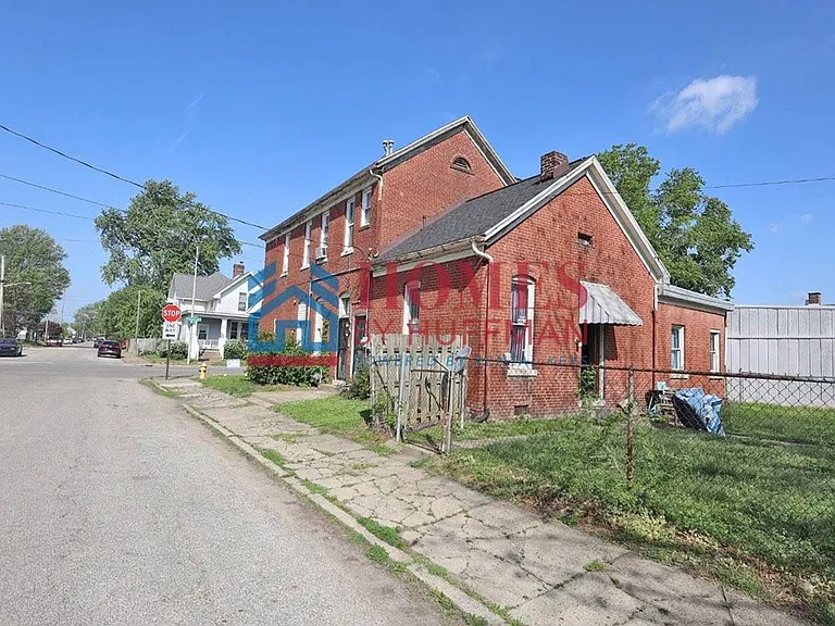 1001 North Governor Street — Photo 4