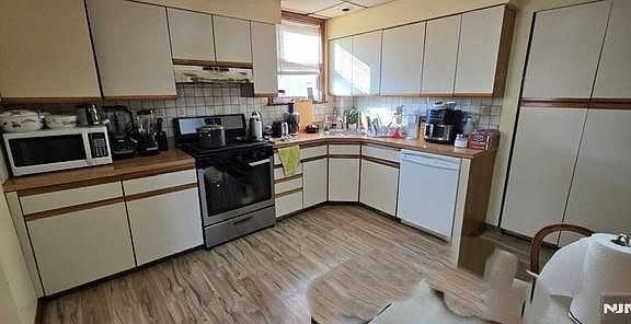 4th image of 26 Halstead St