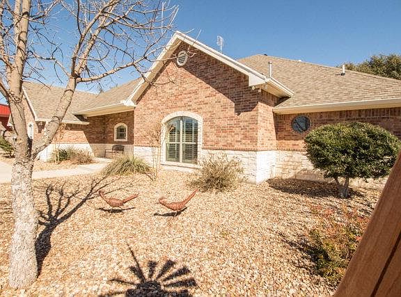 3rd image of 5130 Green Oaks Dr