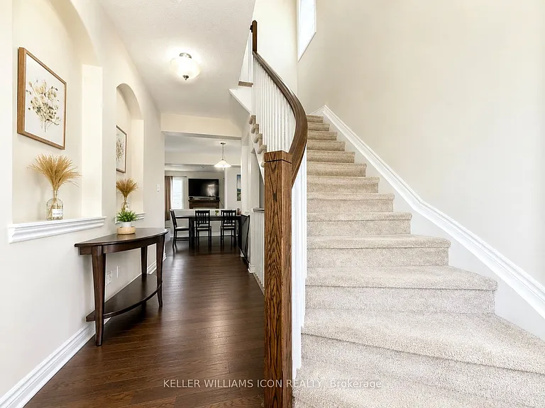 108 Solaris Dr — Photo 2