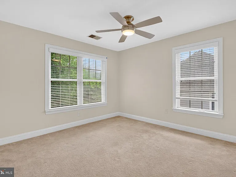 15806 Copper Beech Dr — Photo 48