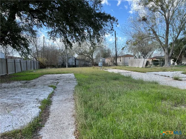 4903 Elk Dr, Victoria, TX 77904