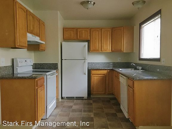 2nd image of 924 NE 91st Ave #3