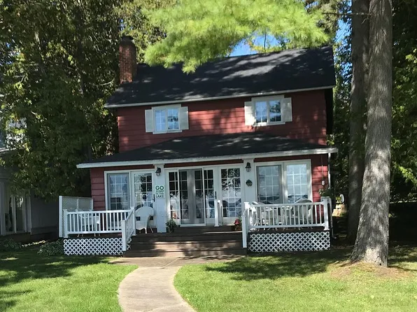 7142 Mullett Lake Rd, Cheboygan, MI 49721