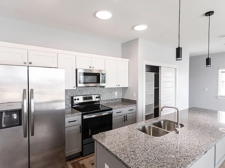 1360 N Cotton St #2B — Photo 1