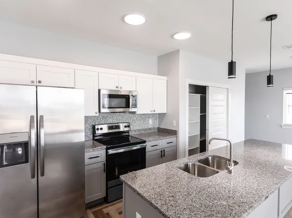 1360 N Cotton St #1G, El Paso, TX 79902