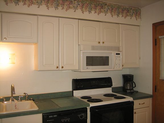 3rd image of 403 W Judd St #403