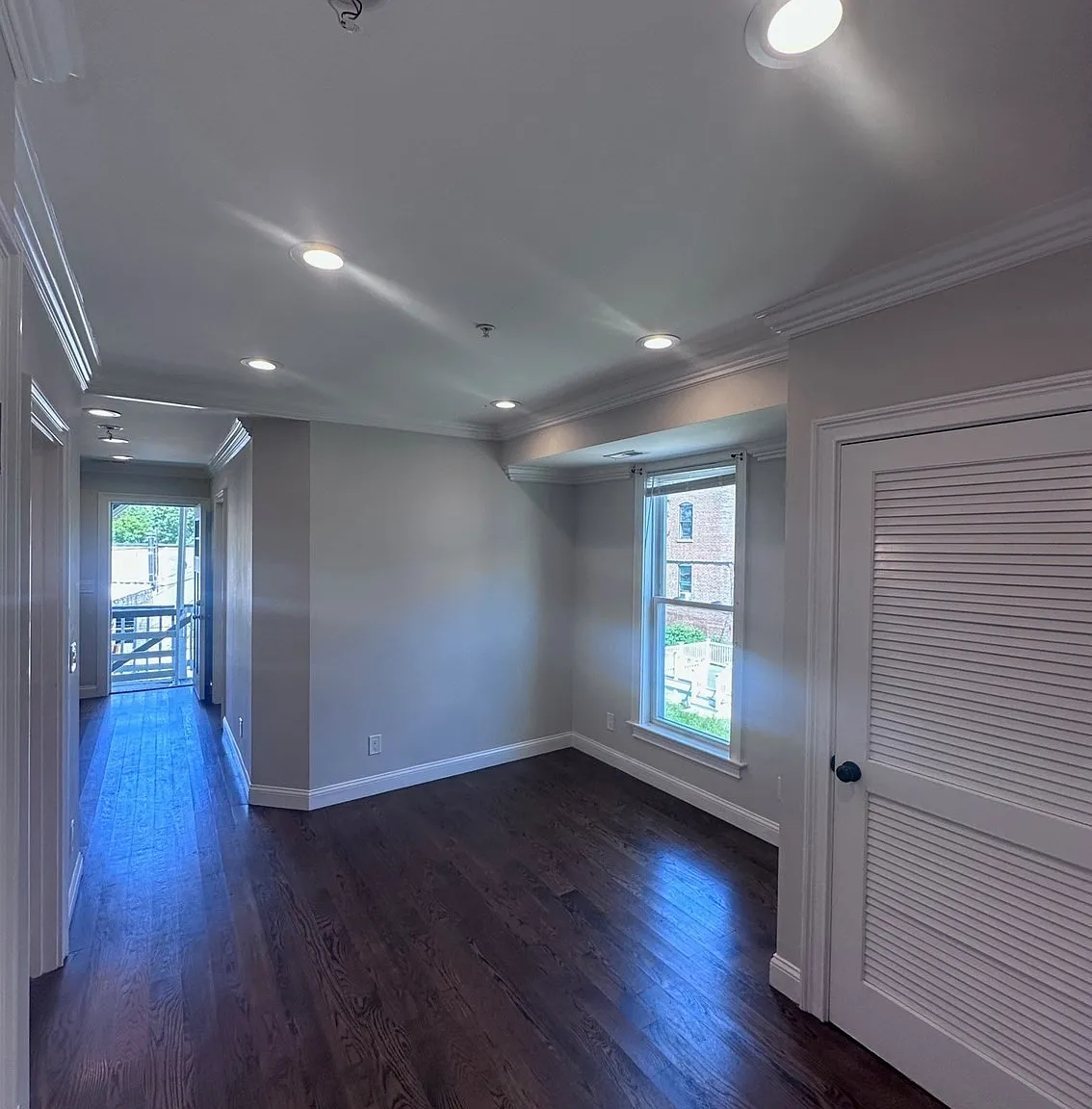 3 bed, 900 sqft, $2,800 — Photo 2