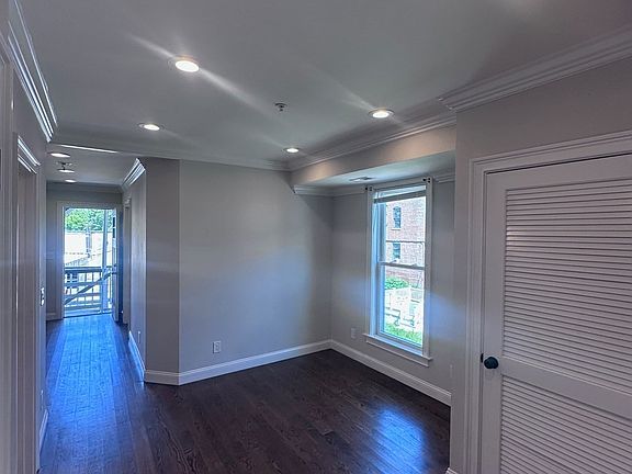 2nd image of 39 W Walnut Park #3