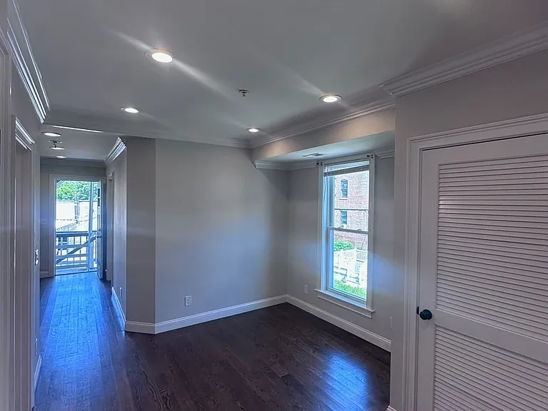 39 W Walnut Park #3 — Photo 2
