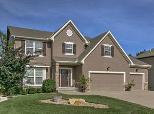 7418 Meadow Height Dr, Shawnee, KS 66227