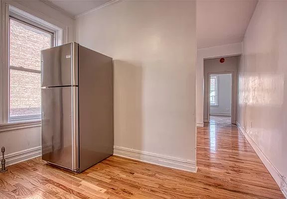 2nd image of 862 E 17th St APT C1