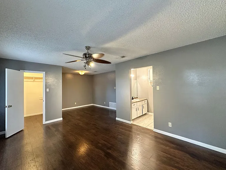 2108 Acron Dr — Photo 16