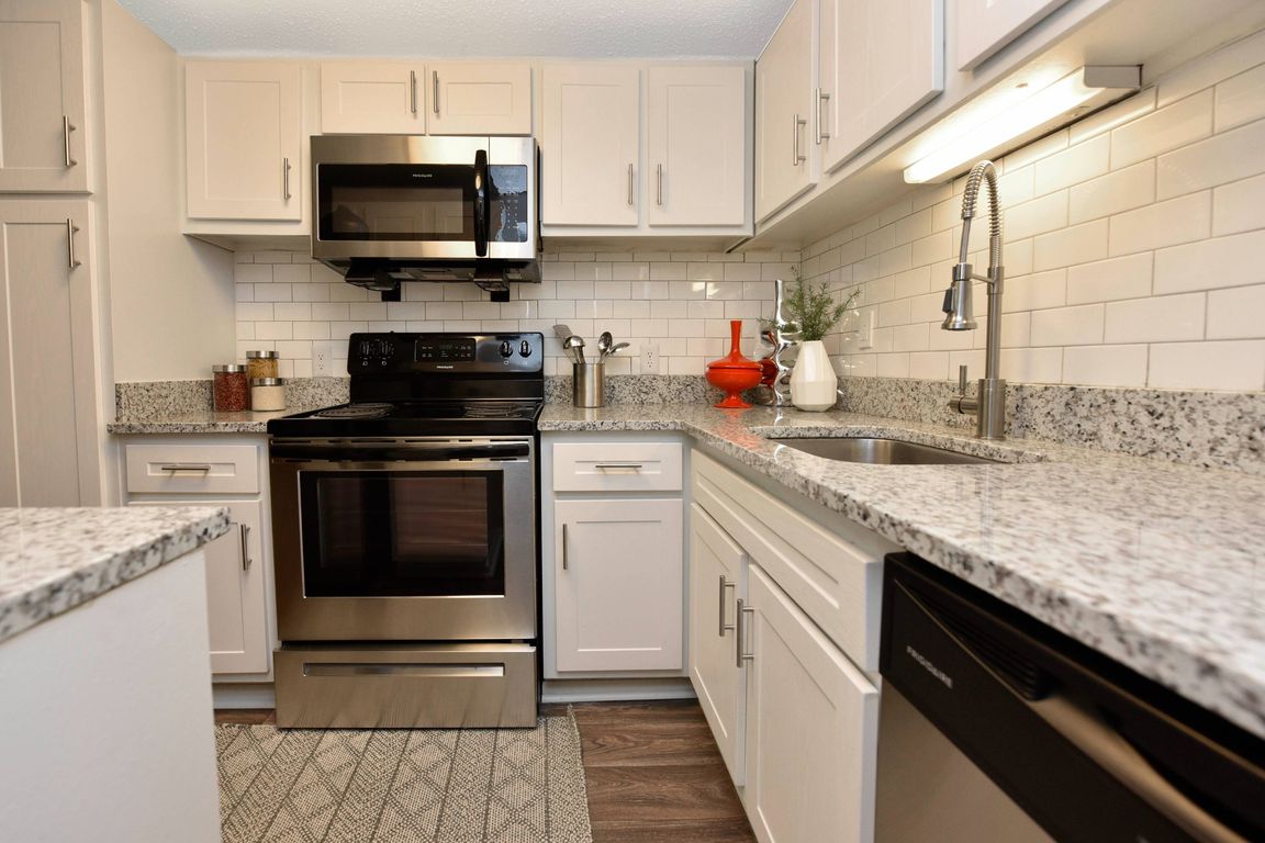 Kitchen + Granite Counters