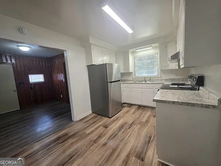 2639 Tredway Dr — Photo 10