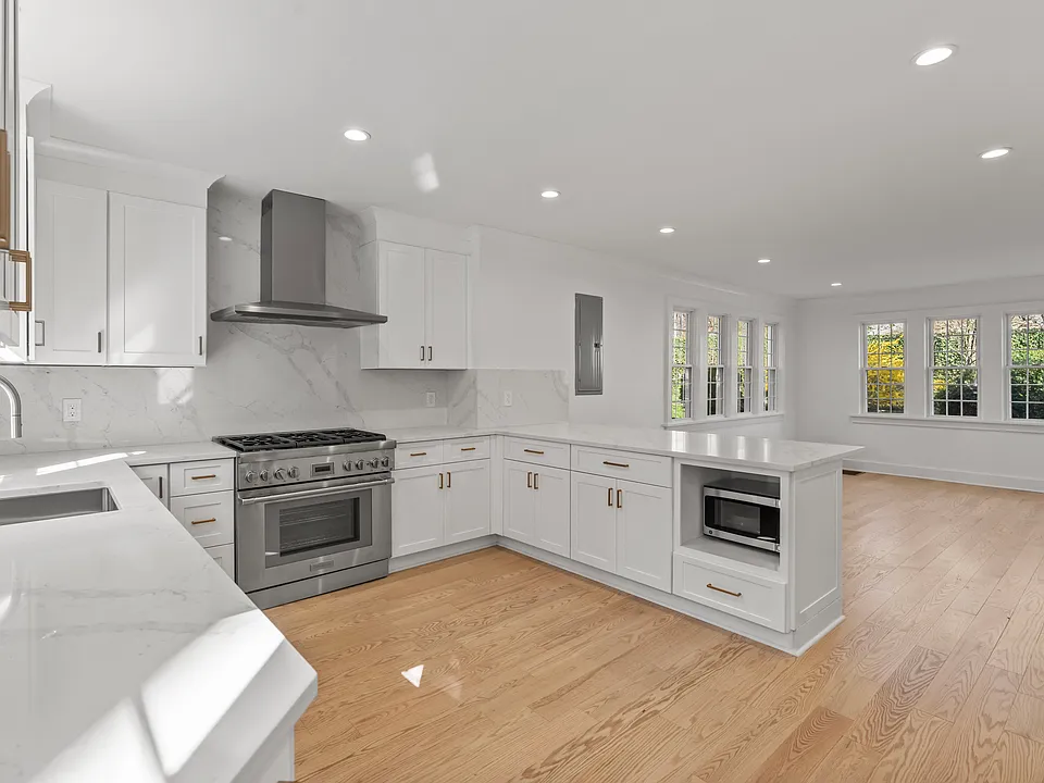 Open kitchen/dining.