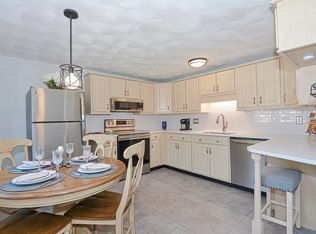 76 Renwick Rd APT D, Wakefield, MA 01880