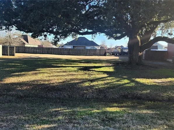 Flamingo Dr, Ponchatoula, LA 70454