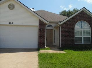 521 Emerald St, Lowell, AR 72745